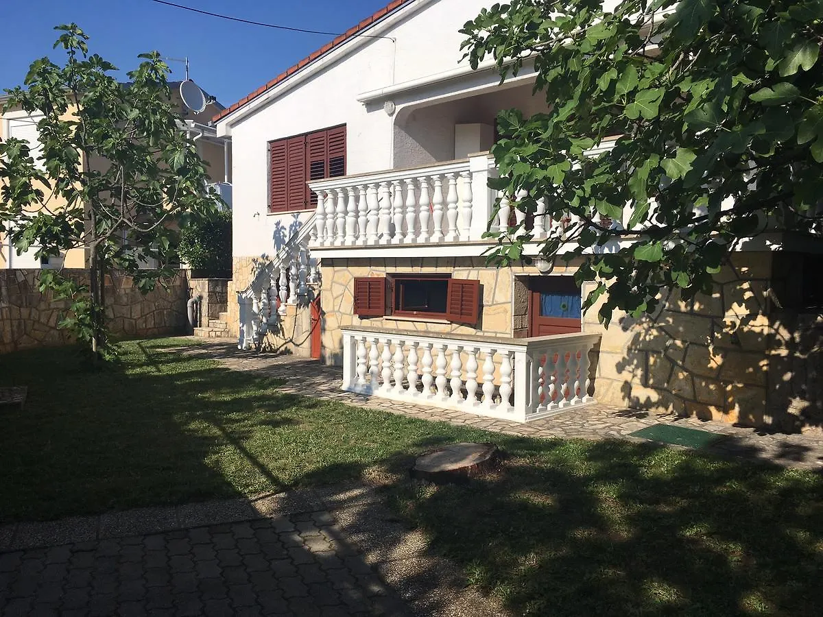 Studio Mladen Apartment Njivice